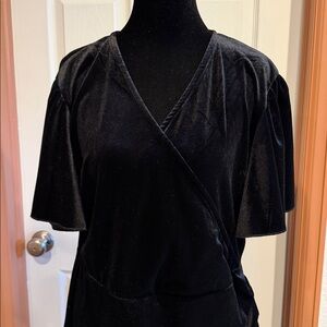 Chic Black Velvet Midi Dress